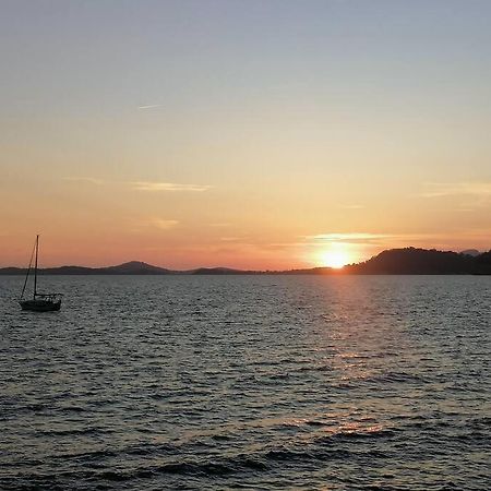 T 2 A 5 Mn A Pied De La Mer Sanary-sur-Mer Exteriér fotografie
